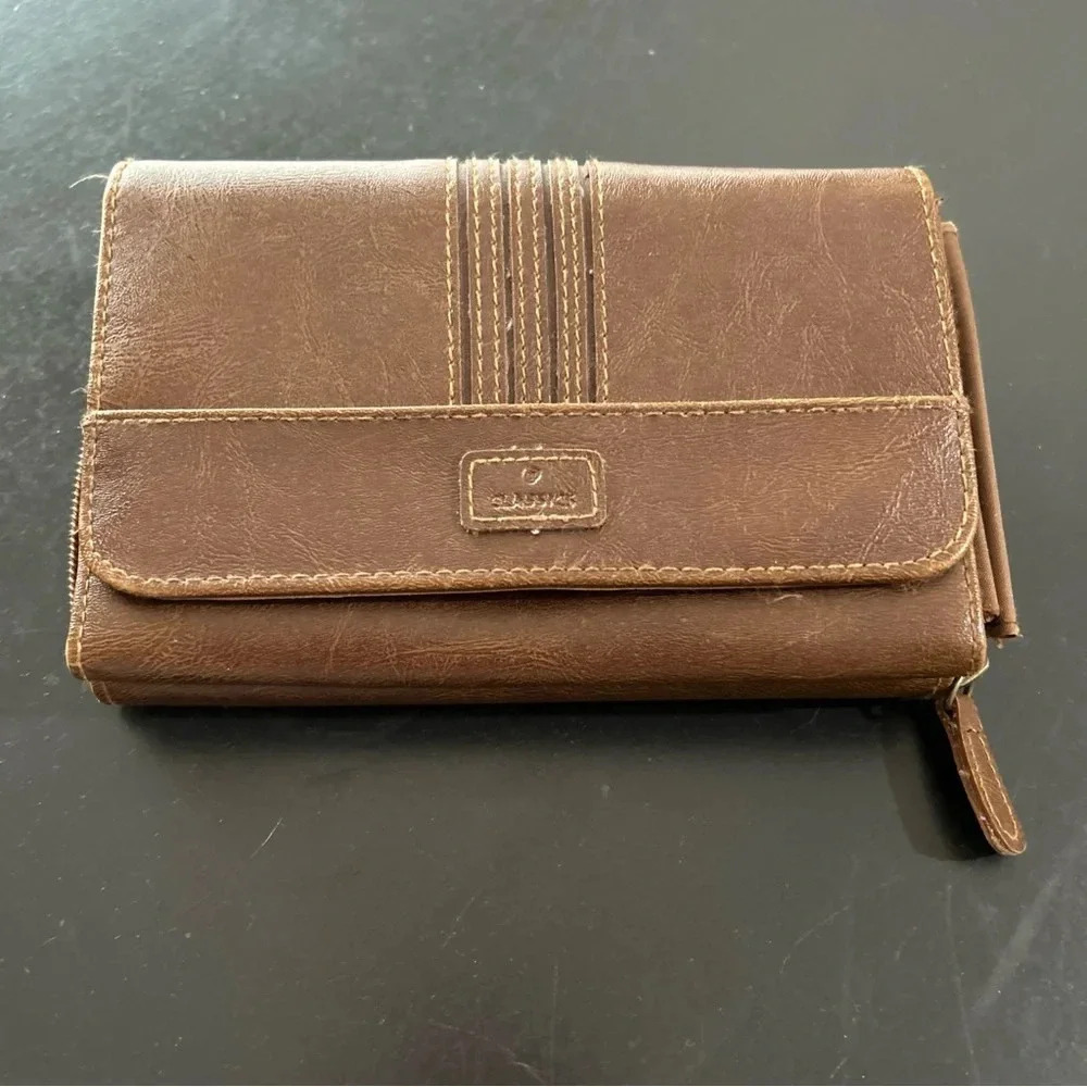 Women’s Brown Wallet With Multiple Pockets Zippers Card Holder Classics